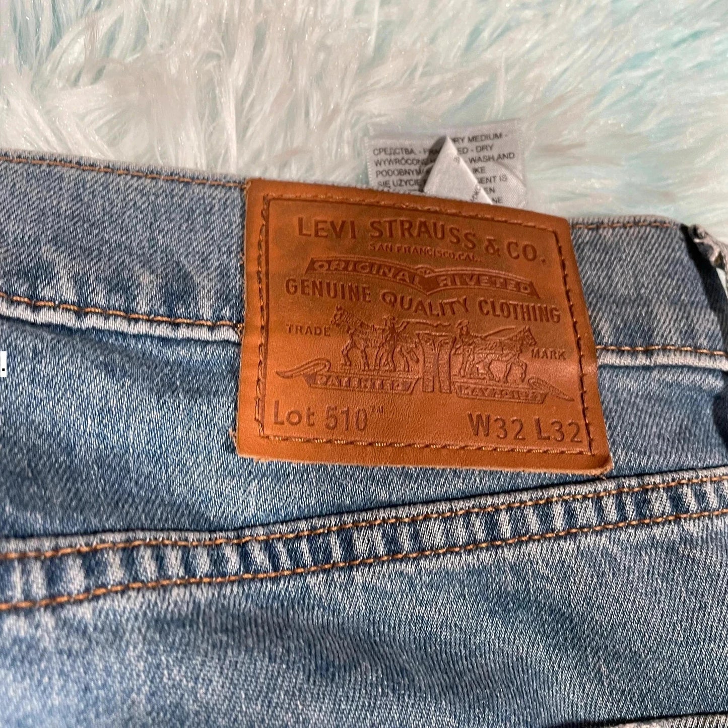 Blue Levi’s 510 Jeans Slim Fit - 32W 32L