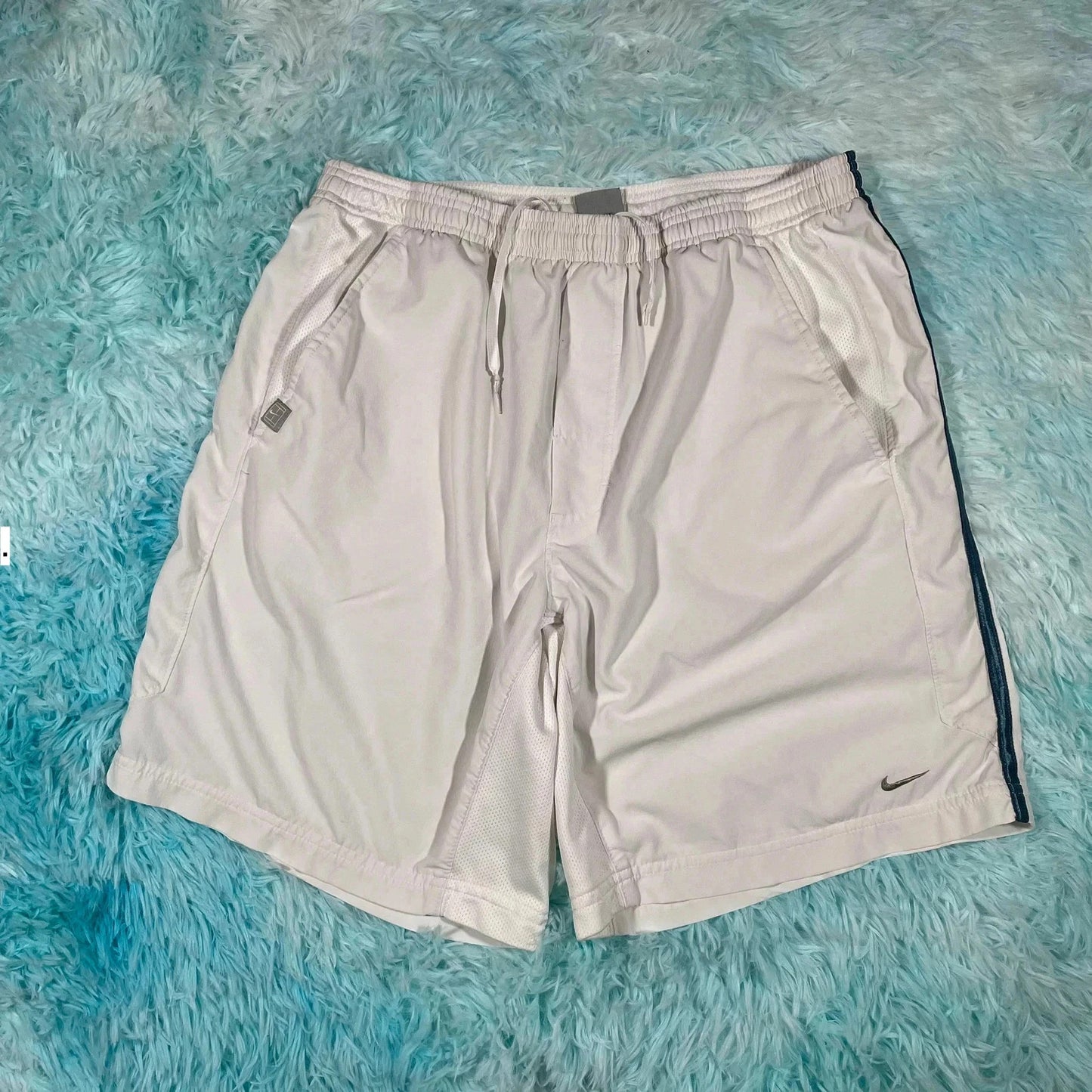 Vintage 00s White Nike Running Shorts - Large