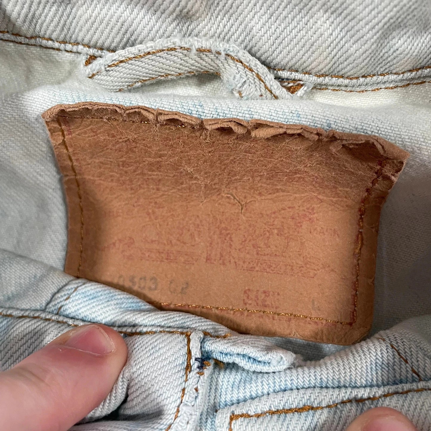 Vintage Lightwash Levi’s Denim Jacket - Large