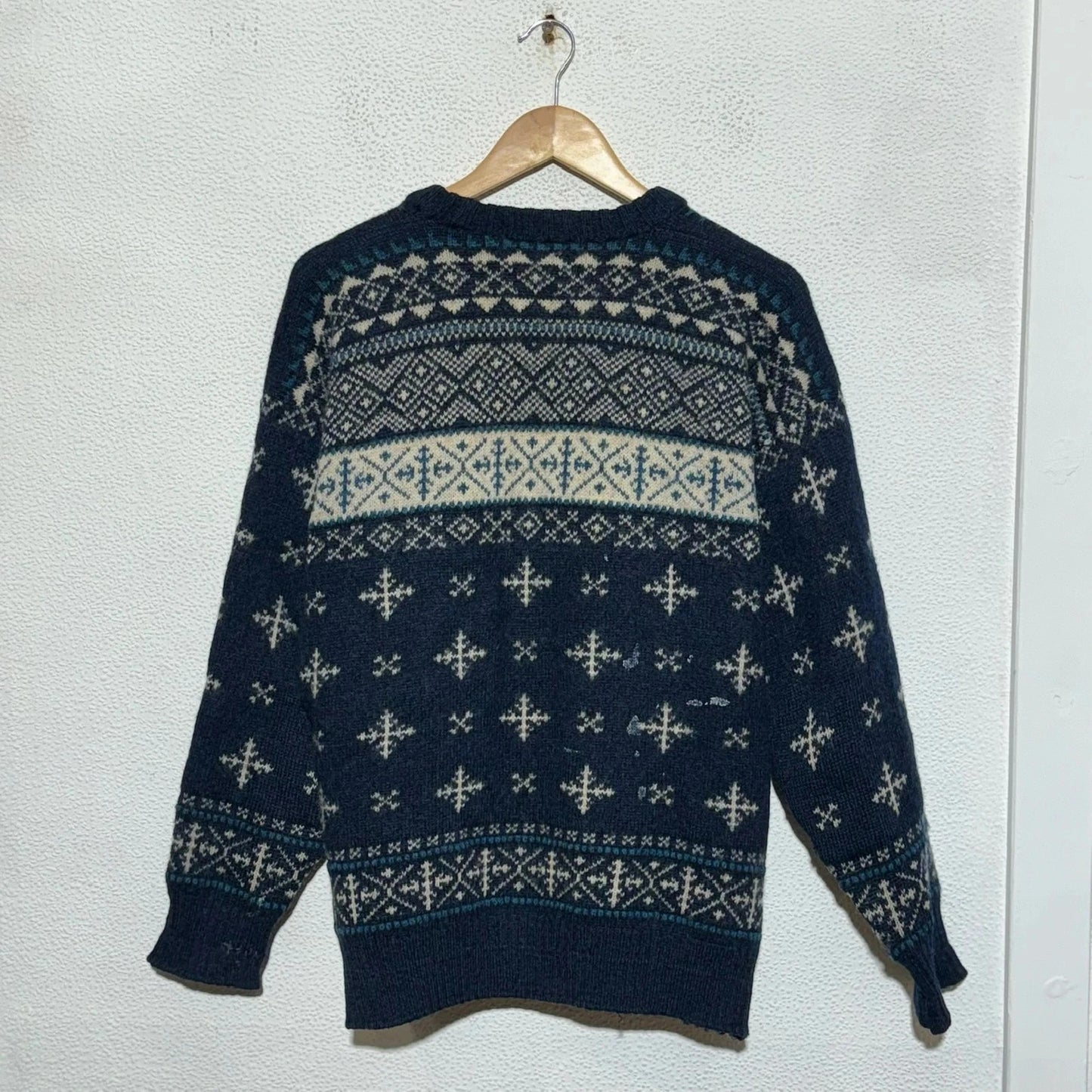 Vintage 90s Navy Nordic Patterned Knitted Jumper - Medium