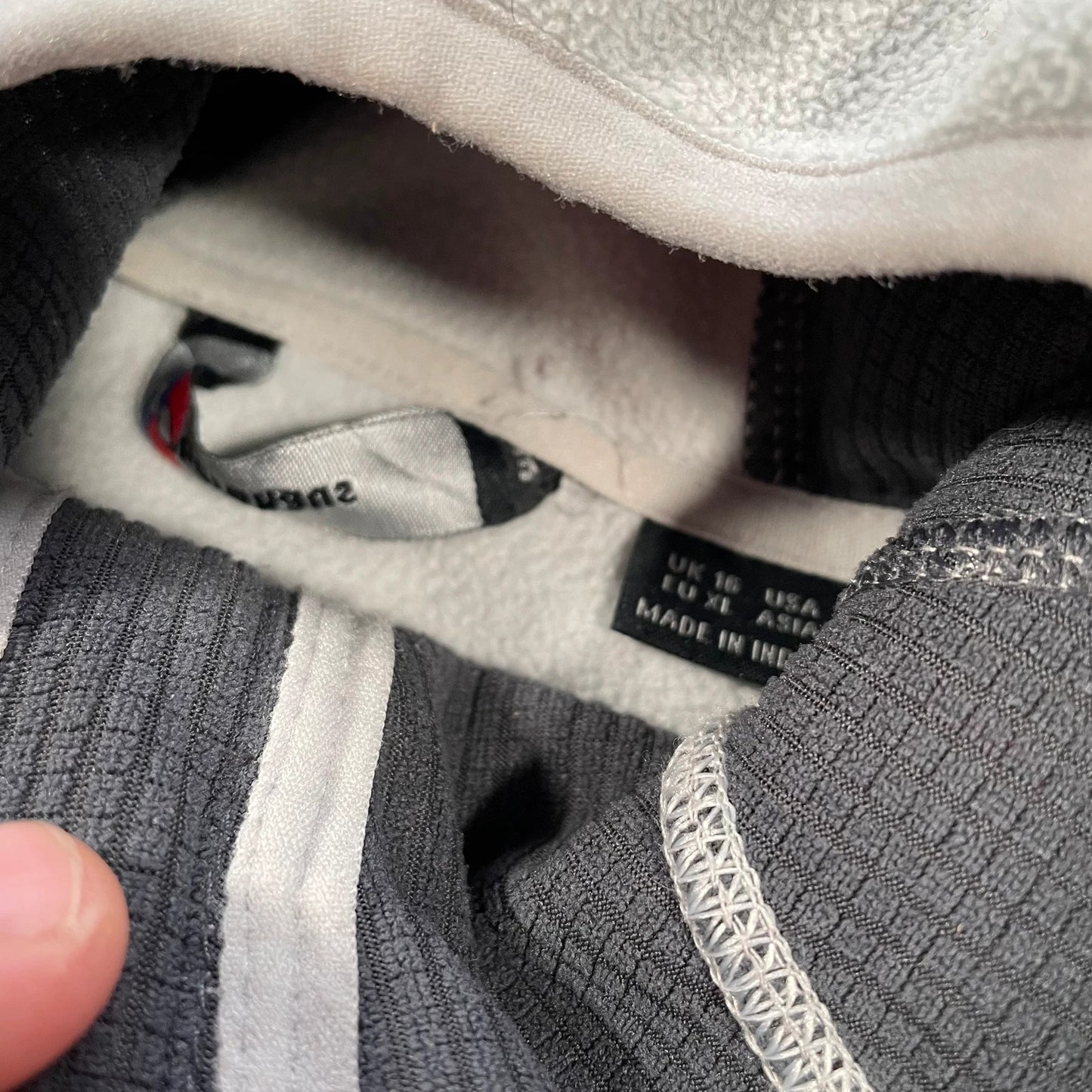 Vintage White Berghaus Fleece Jacket - Size 16