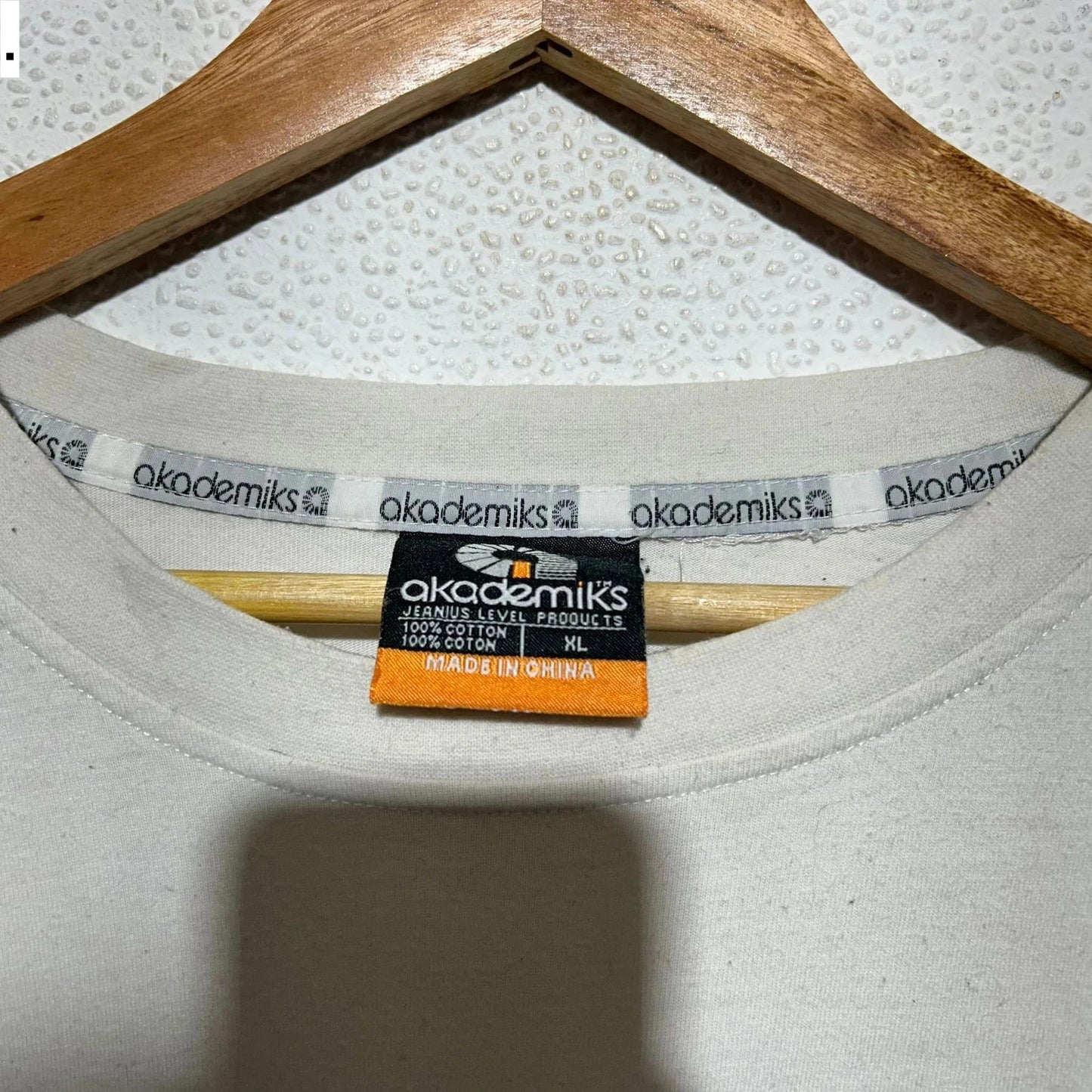 Vintage White Akademiks T Shirt - XL