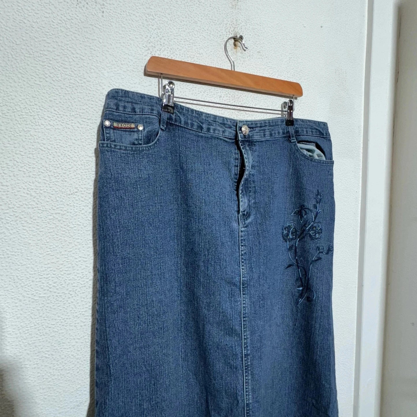 Vintage 00s Blue Denim Skirt Embroidered - Size 20