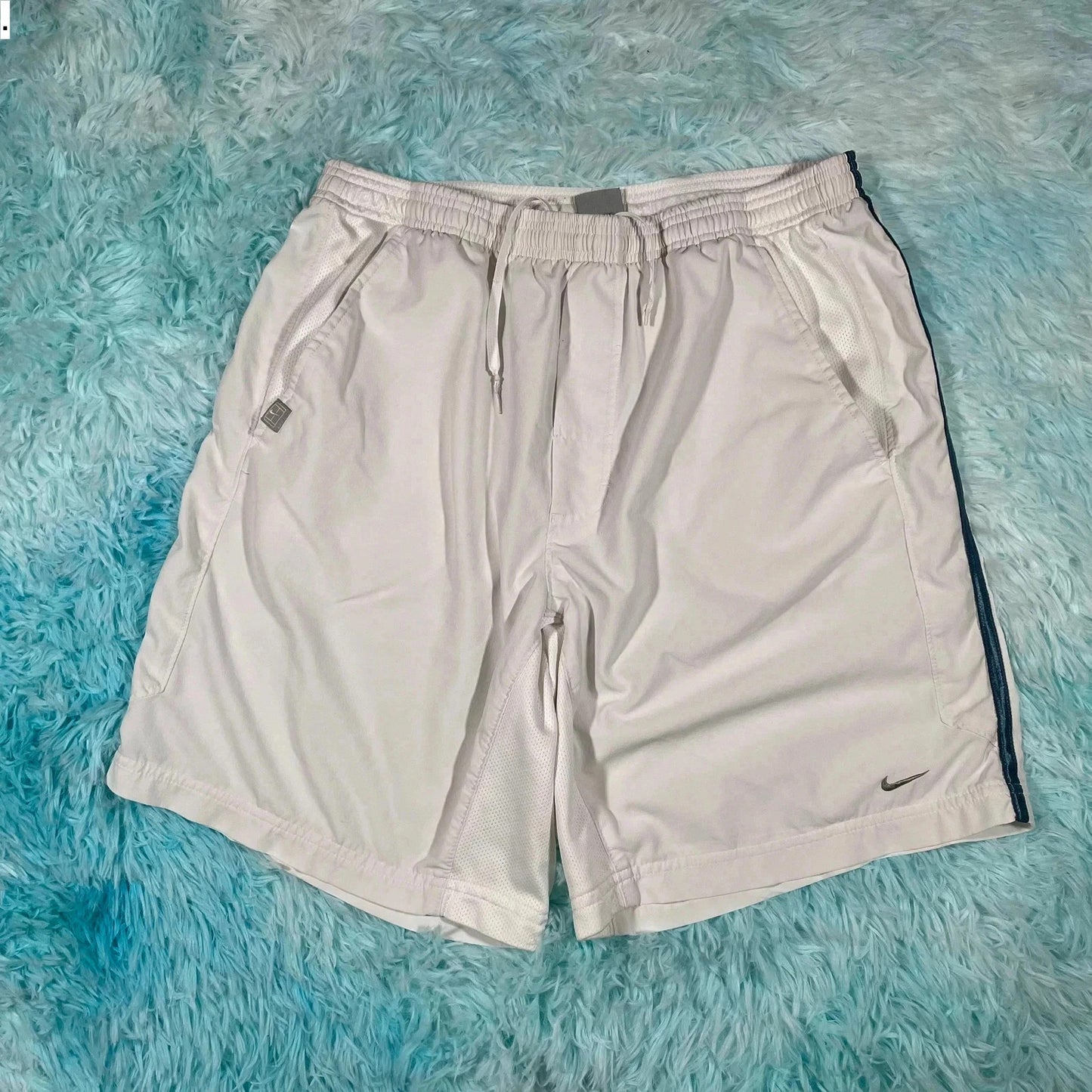 Vintage 00s White Nike Running Shorts - Large