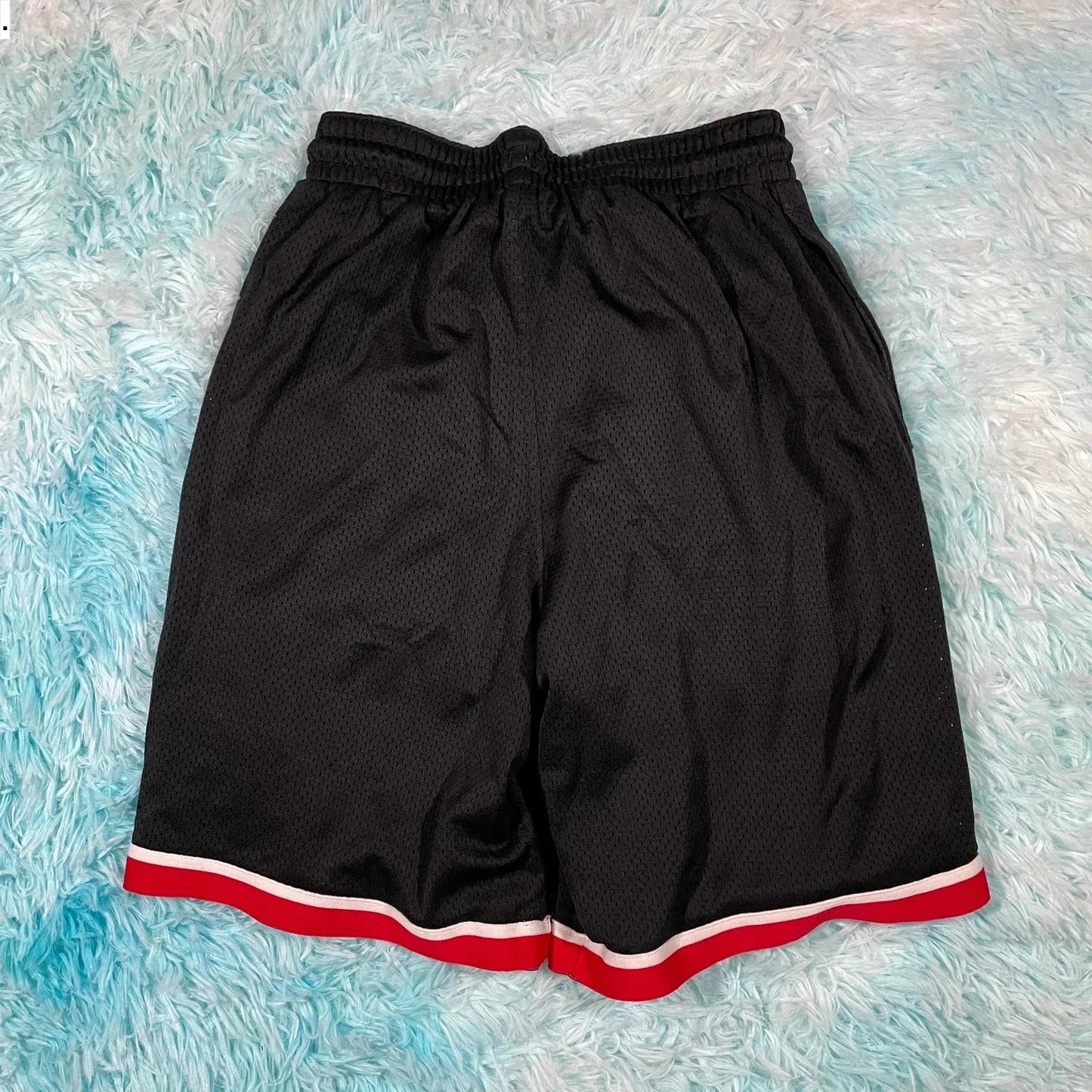 Black & Red Nike Basketball Shorts - Small