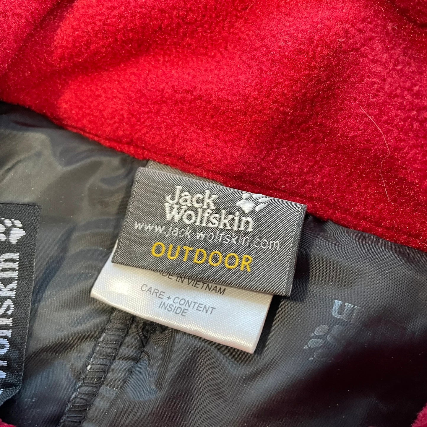 Vintage Red Jack Wolfskin Fleece Jacket - Large