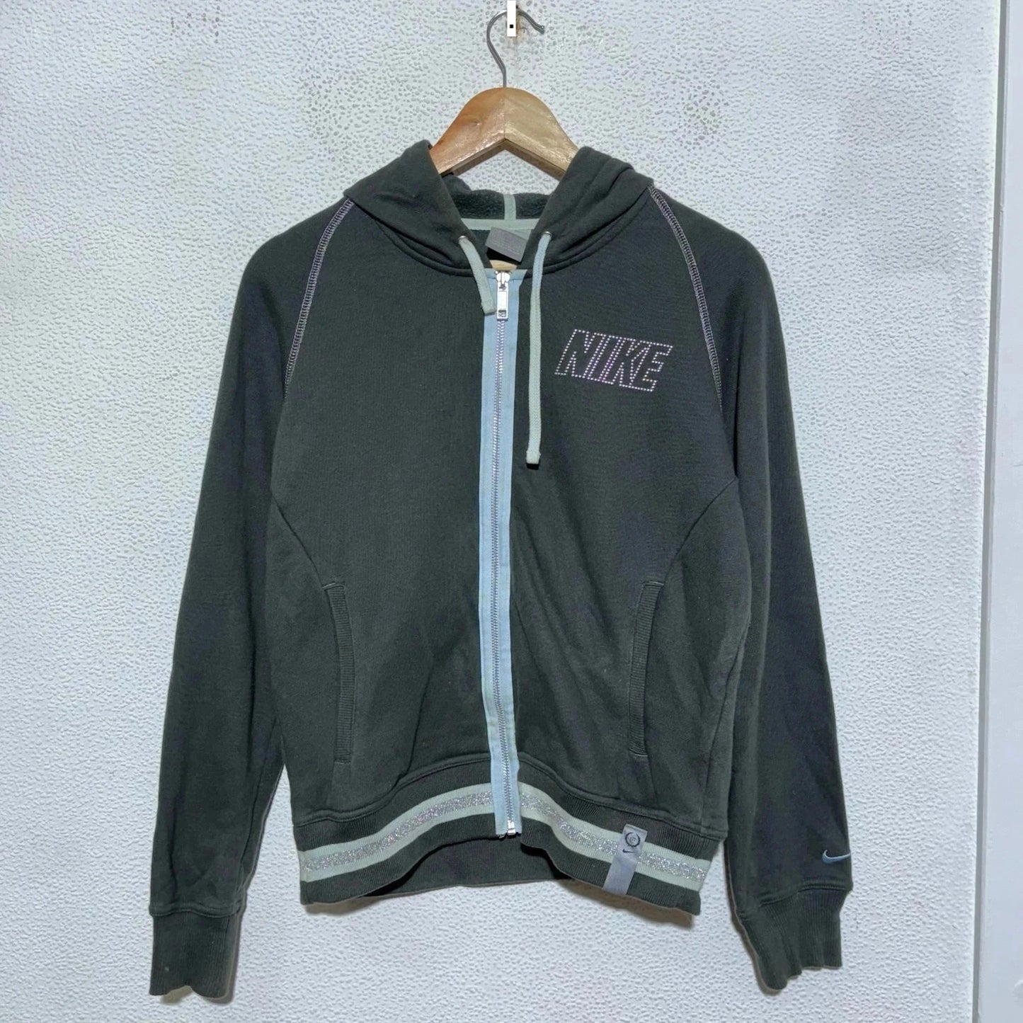 Vintage Dark Grey Y2K Nike Hoodie Full Zip - Medium