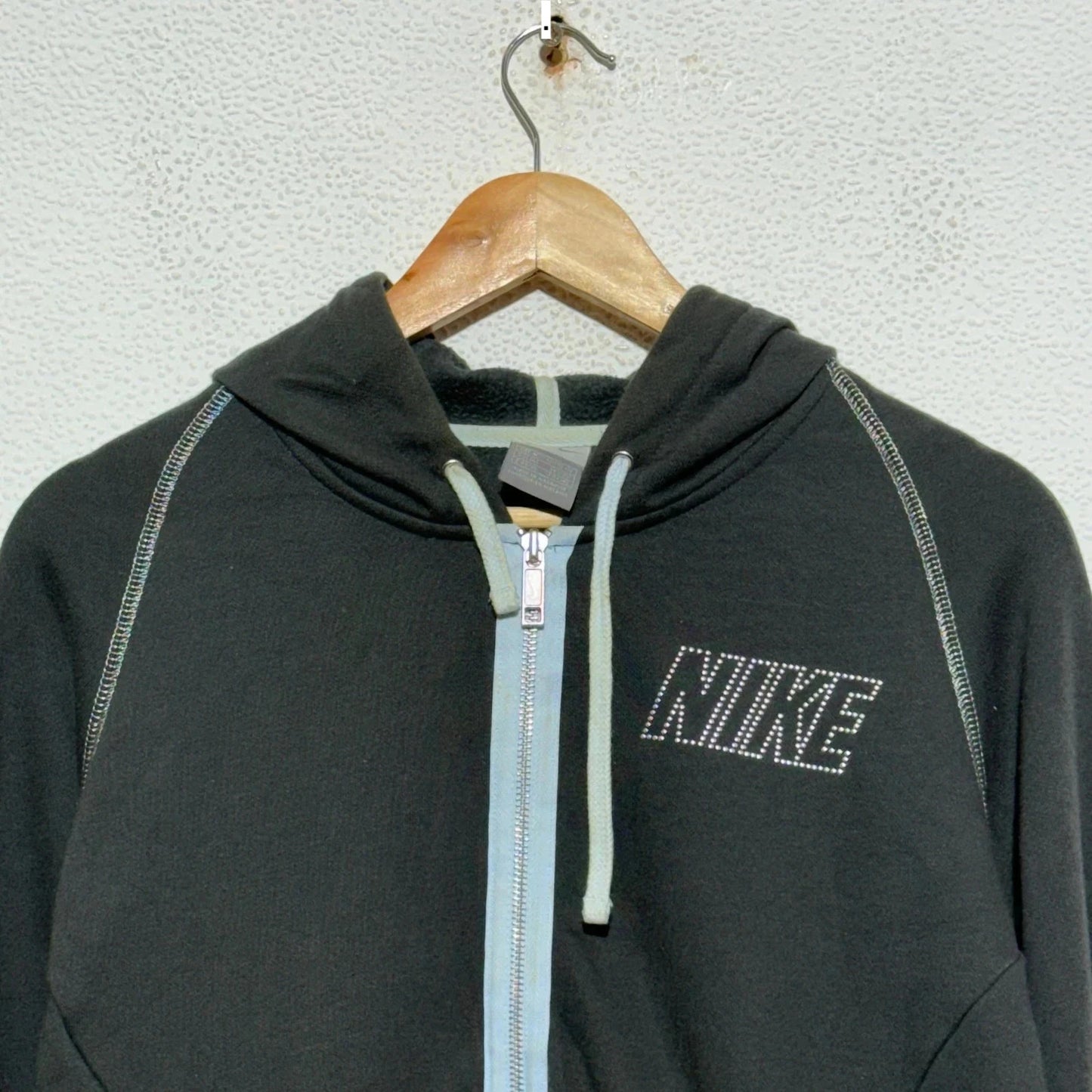 Vintage Dark Grey Y2K Nike Hoodie Full Zip - Medium