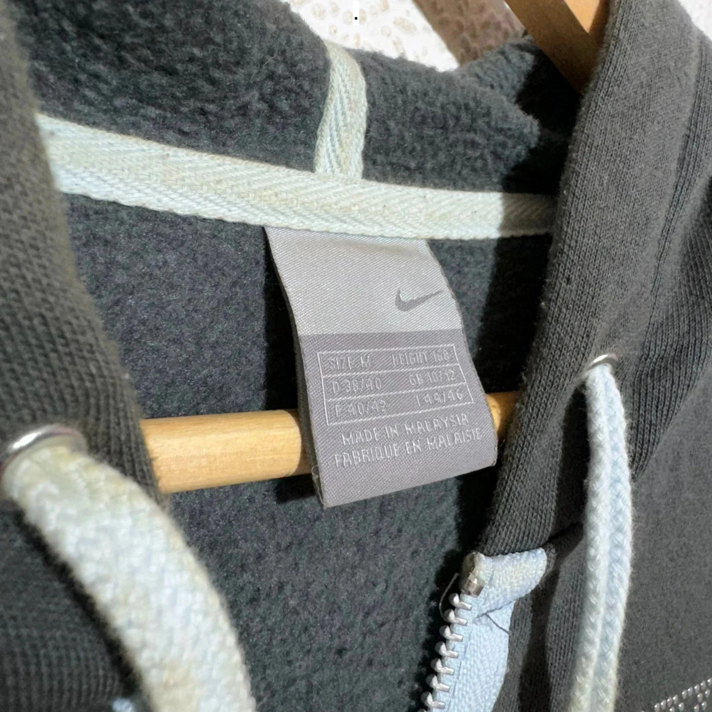 Vintage Dark Grey Y2K Nike Hoodie Full Zip - Medium