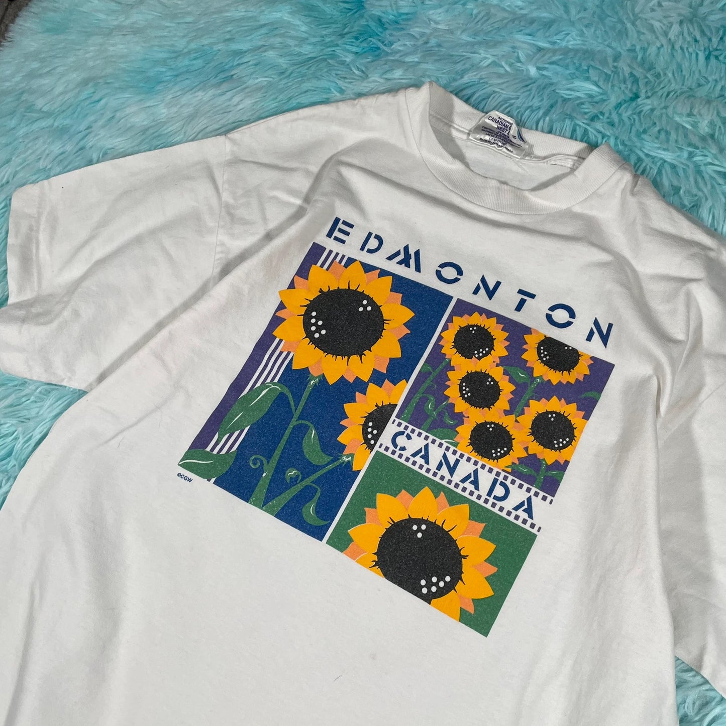 Vintage 90s White Canada Sunflower Graphic T Shirt - Medium