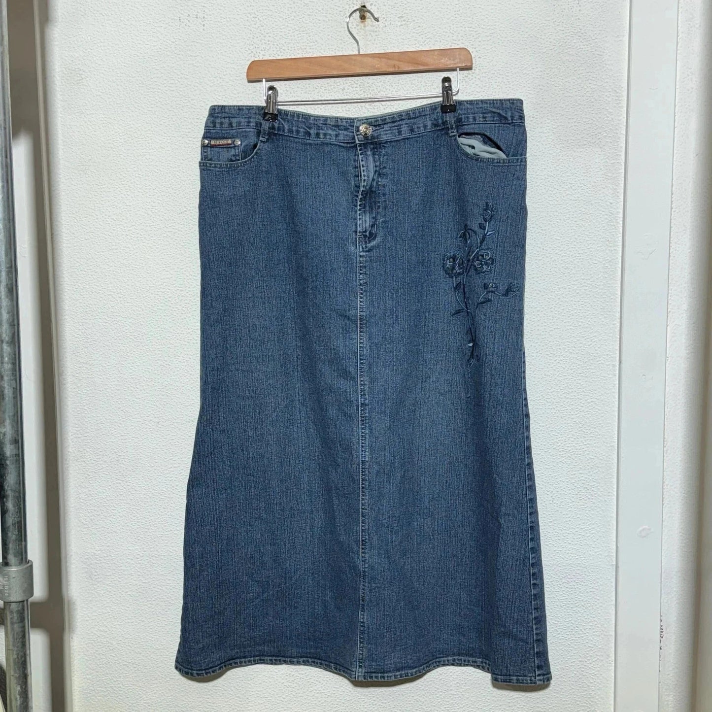 Vintage 00s Blue Denim Skirt Embroidered - Size 20