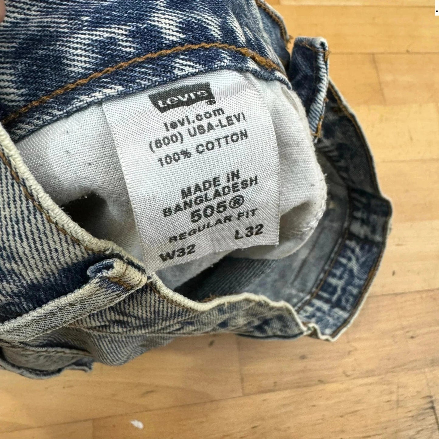 Vintage Acid Wash Levi’s Hot Pants Shorts - 32W