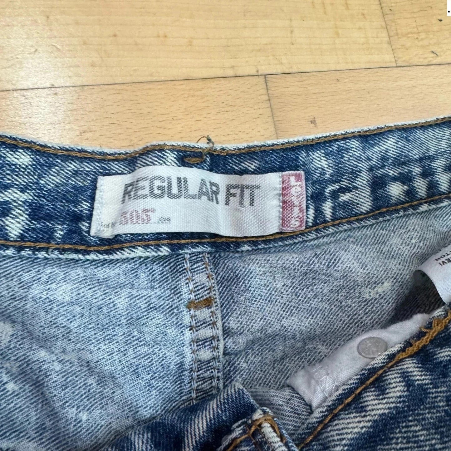 Vintage Acid Wash Levi’s Hot Pants Shorts - 32W