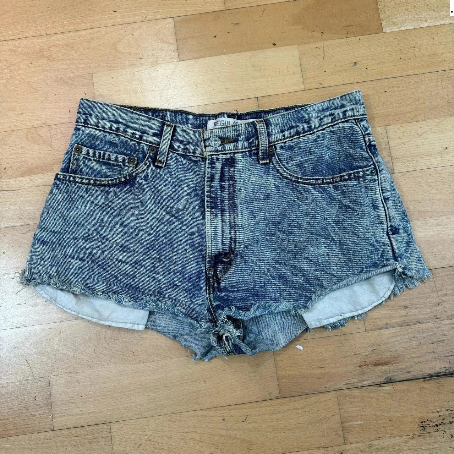 Vintage Acid Wash Levi’s Hot Pants Shorts - 32W