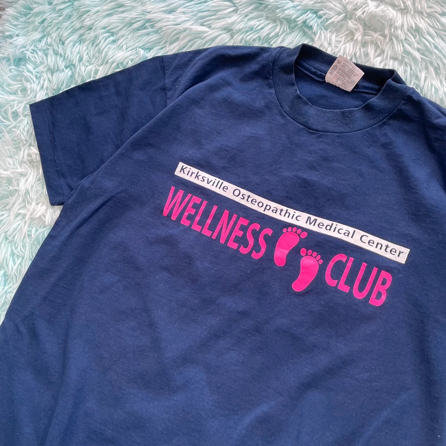 Vintage 90s Navy Wellness Graphic T shirt - Large