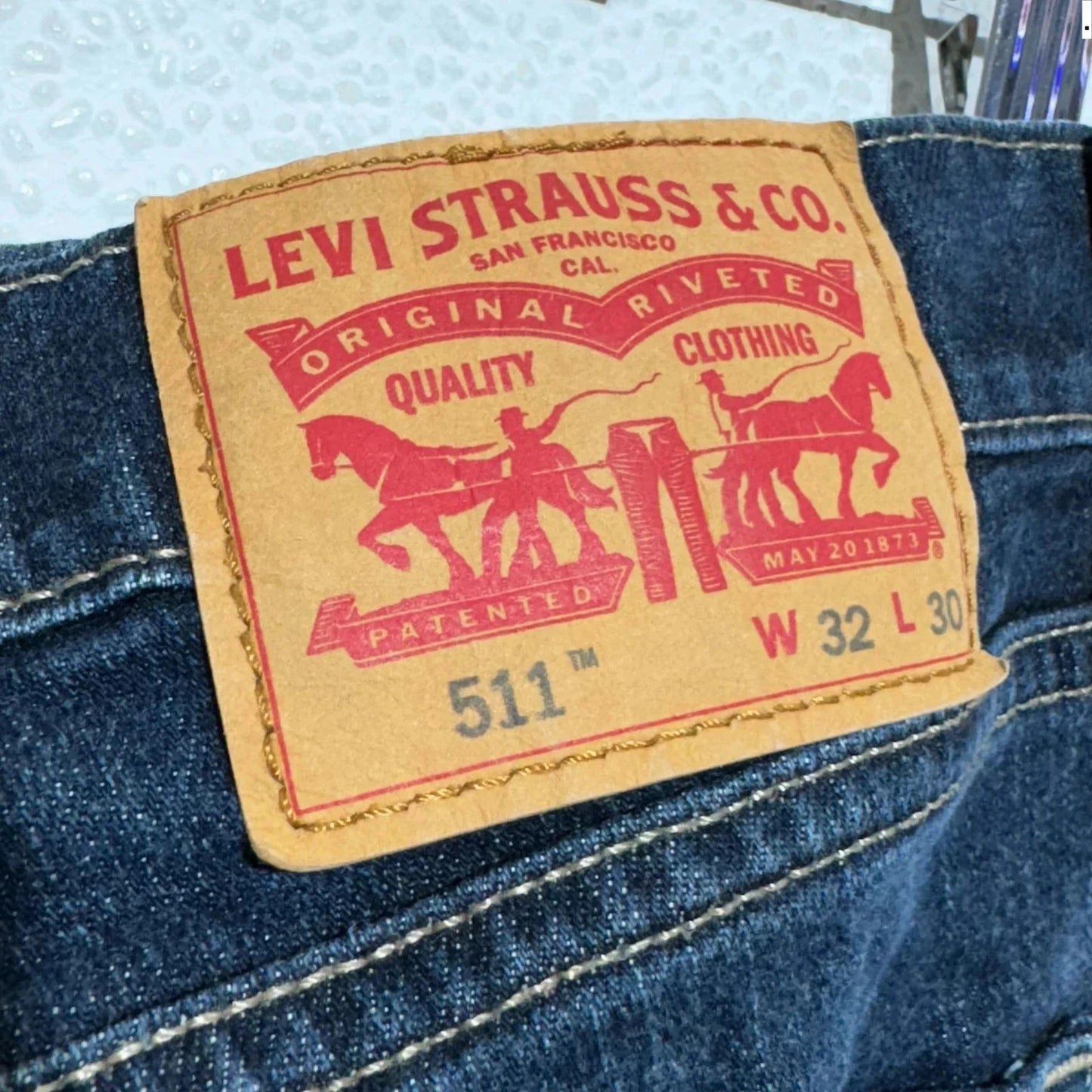 Blue Levi’s 511 Jeans Slim Straight Leg - 32W 32L