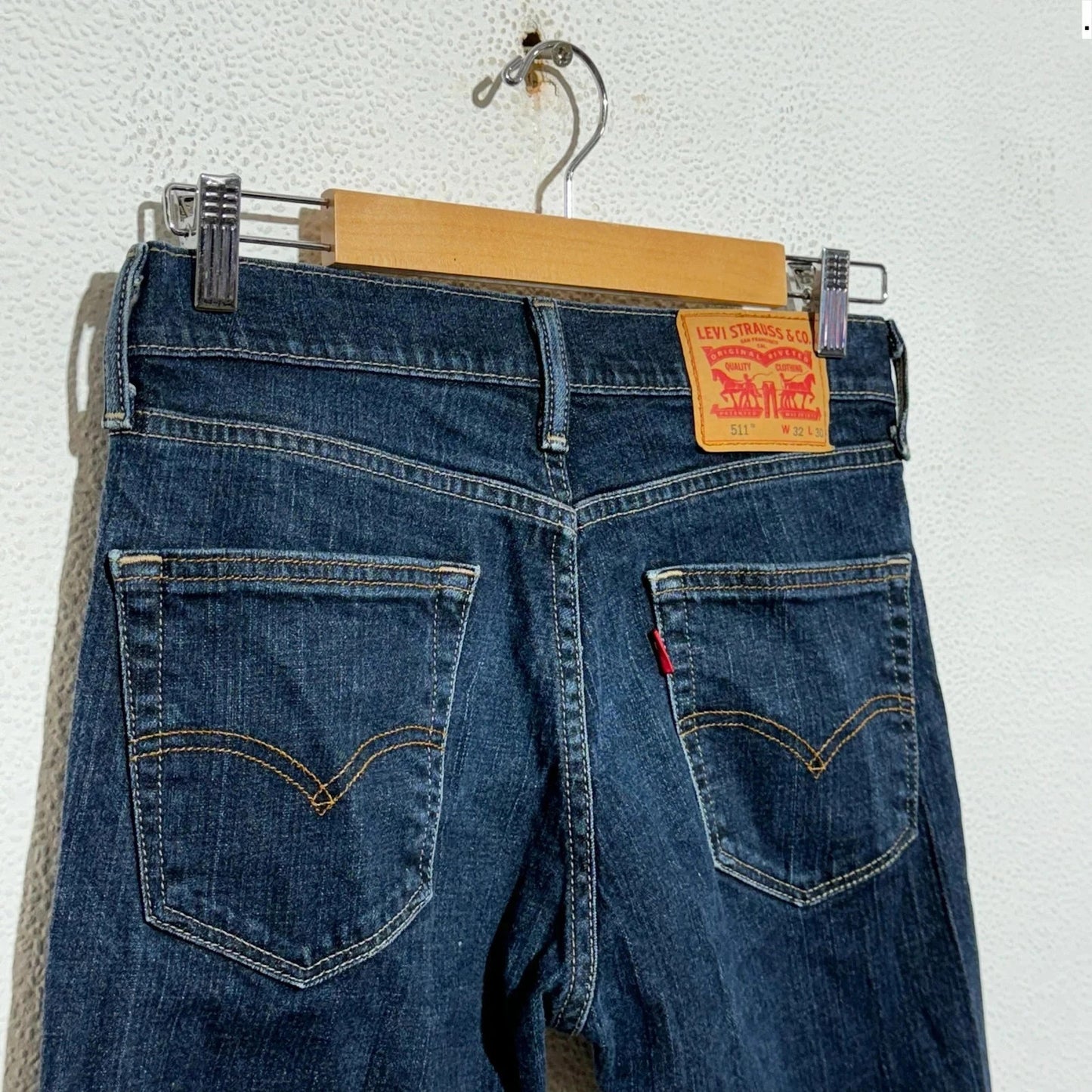 Blue Levi’s 511 Jeans Slim Straight Leg - 32W 32L