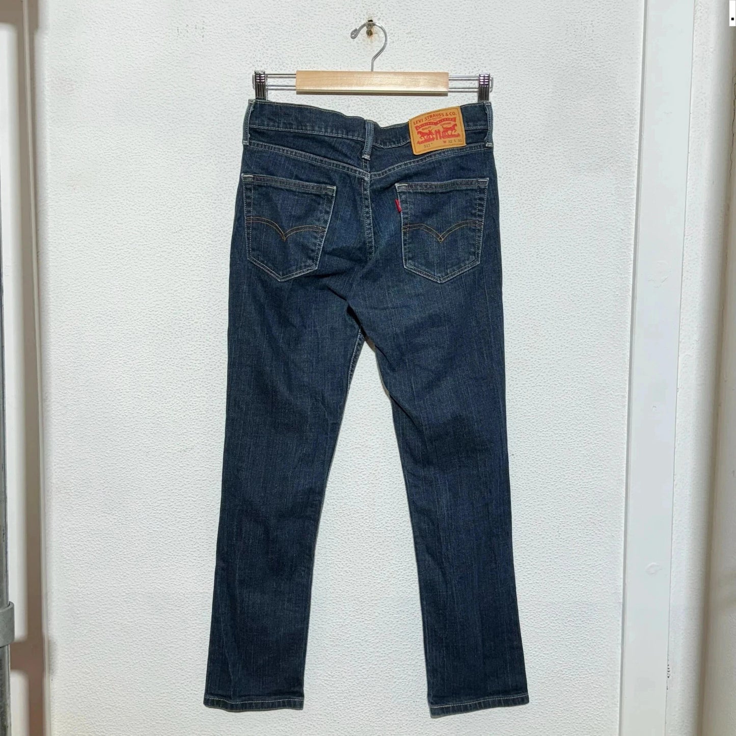 Blue Levi’s 511 Jeans Slim Straight Leg - 32W 32L