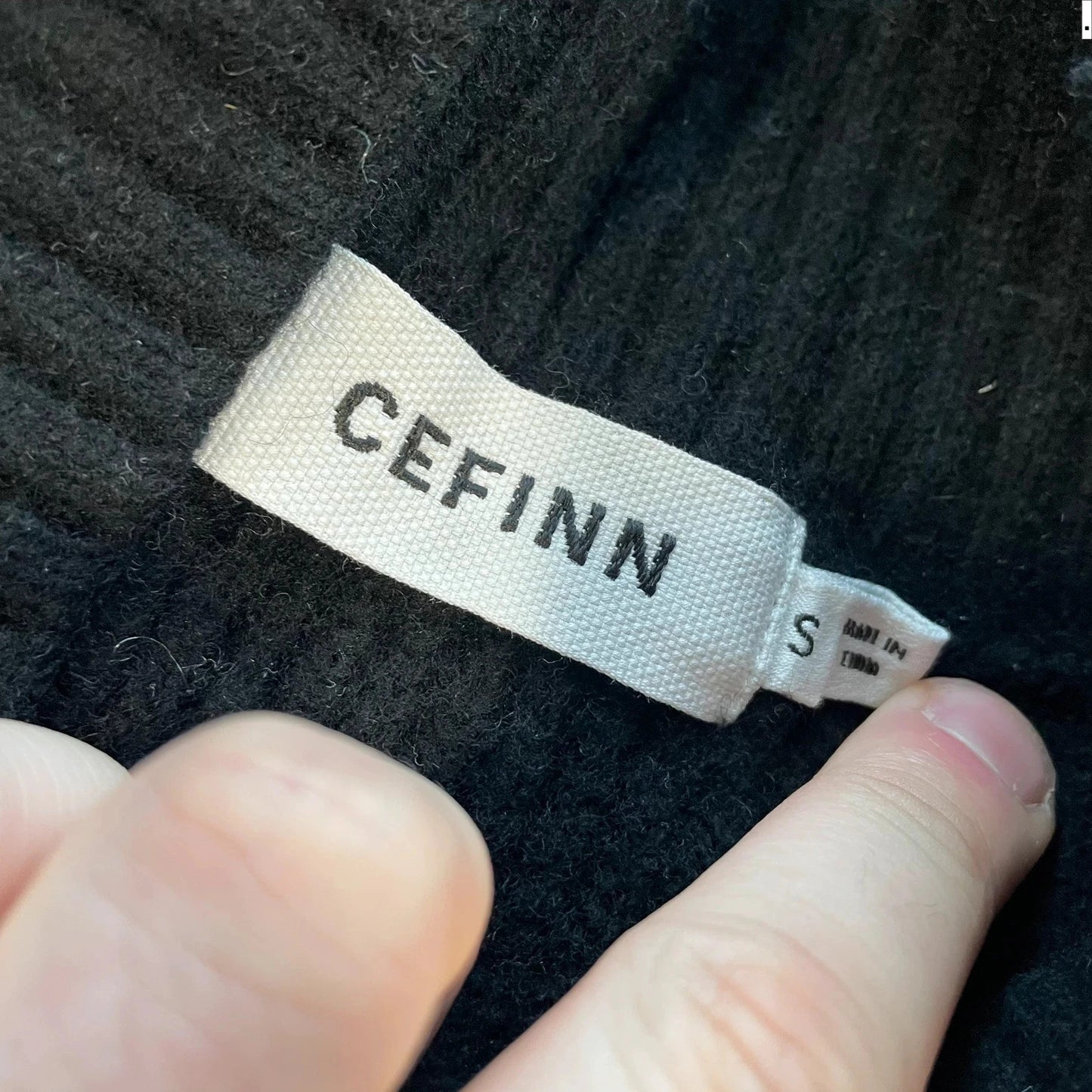 Black Cefinn Vest Jumper - Small