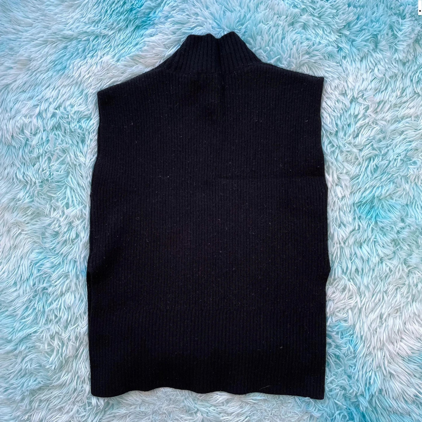 Black Cefinn Vest Jumper - Small