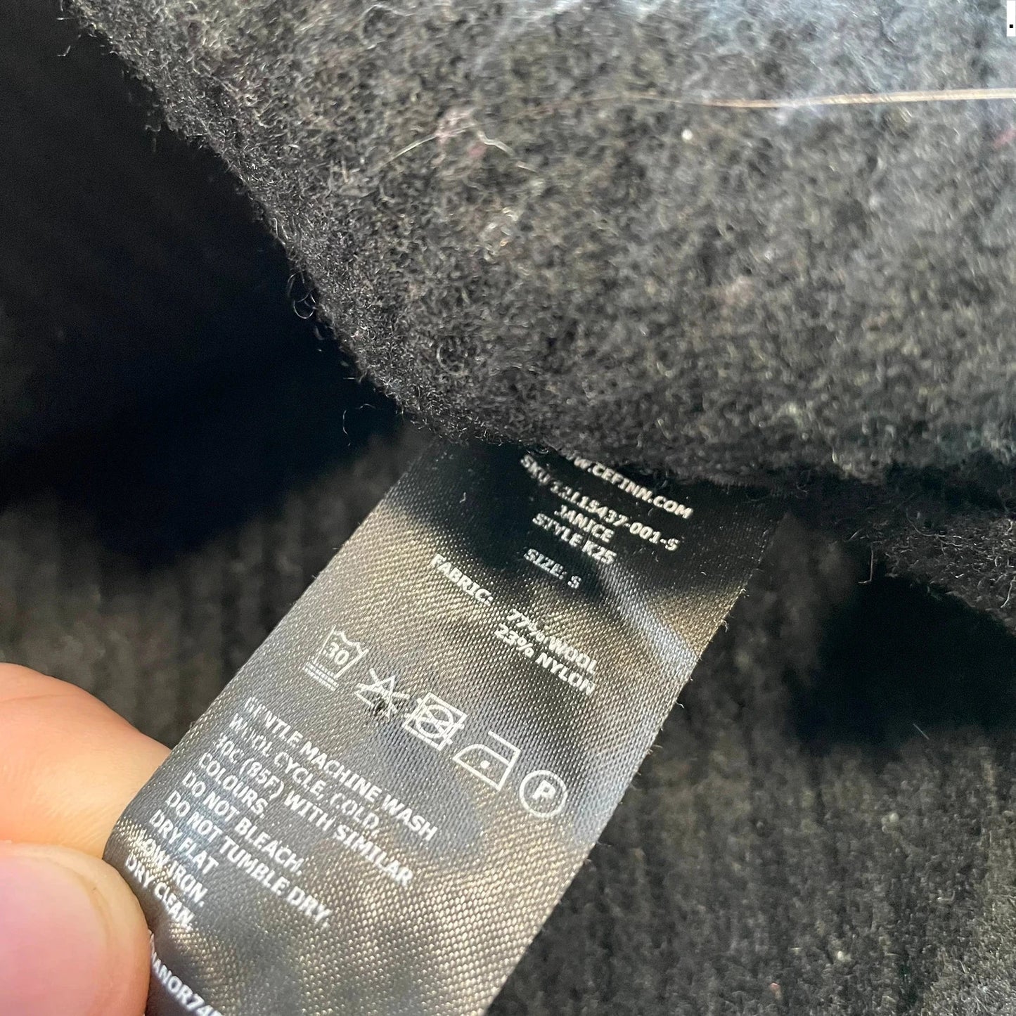 Black Cefinn Vest Jumper - Small