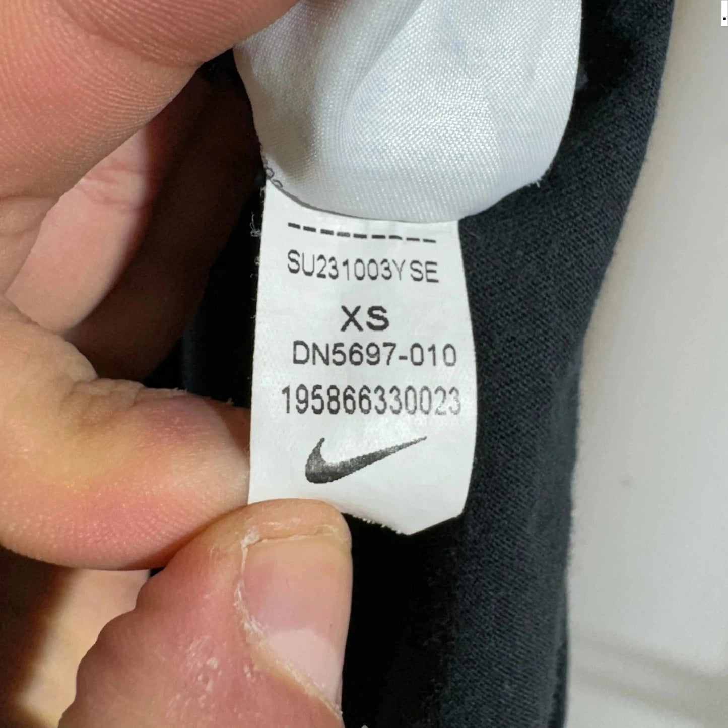 Black Nike T Shirt Centre Swoosh - XS