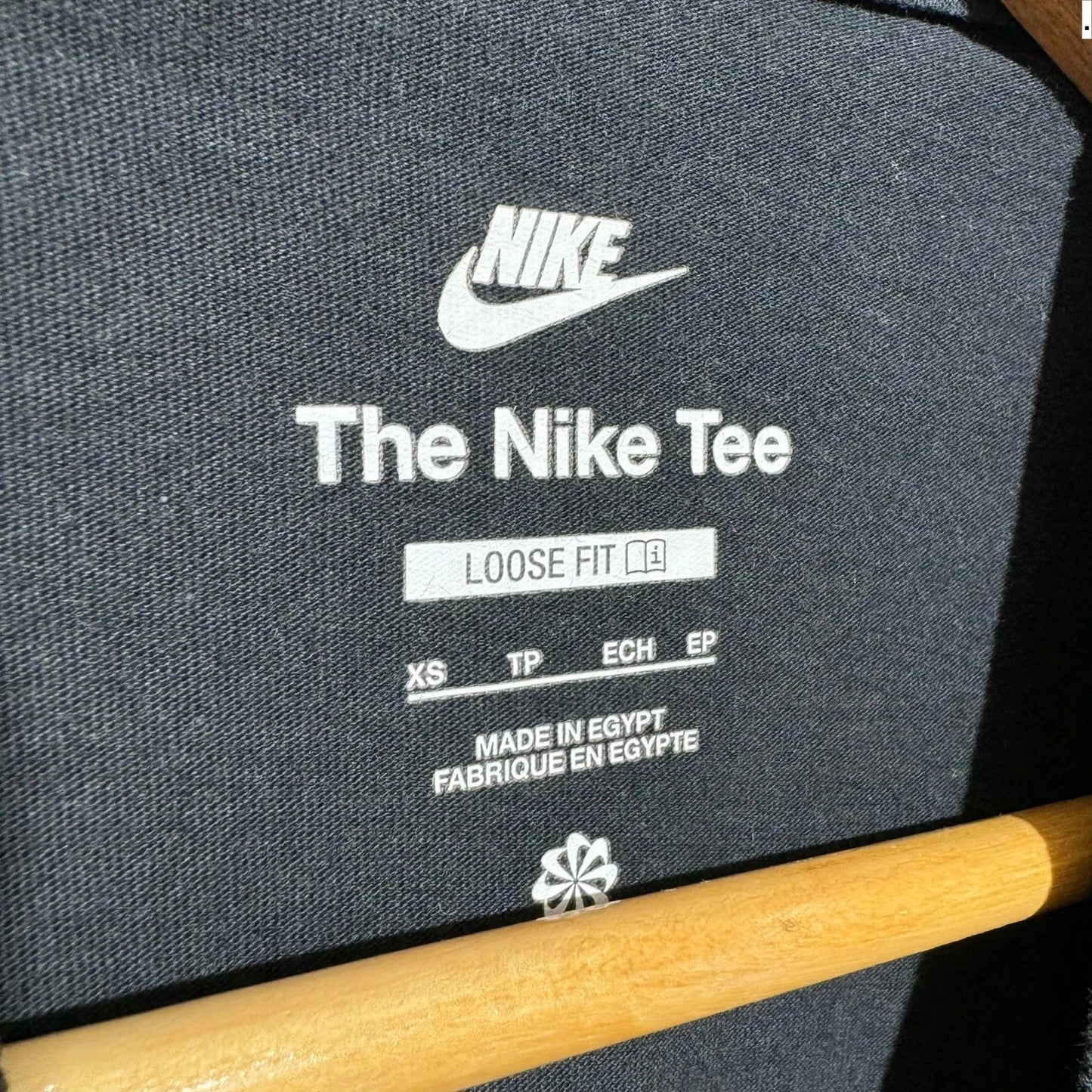 Black Nike T Shirt Centre Swoosh - XS