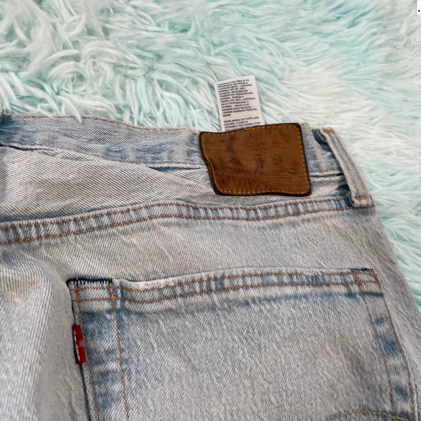 Vintage Levi’s 501 Jeans Lightwash Straight Leg - 36W 30L