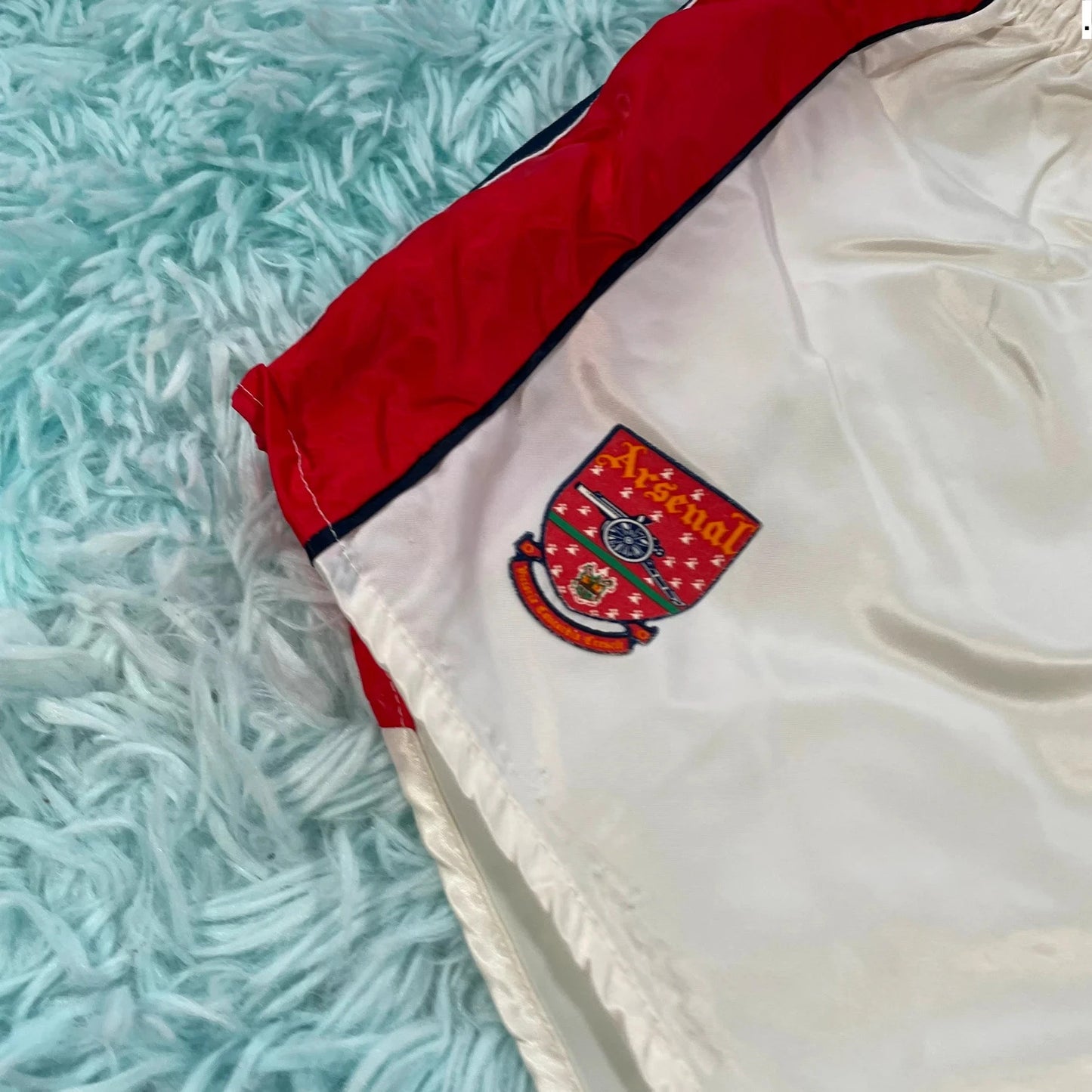 Vintage 90s Arsenal Shorts Adidas - Small 30W