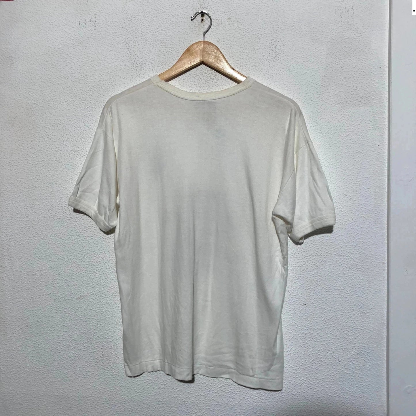 True Vintage 1989 The British Club Bahrain T Shirt - Large
