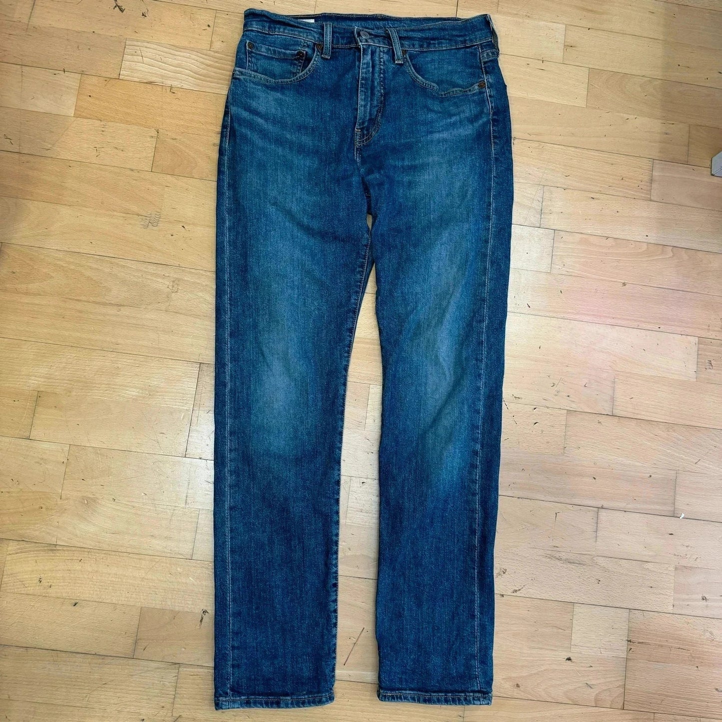 Blue Levi’s 502 Jeans Striaght Leg - 31W 32L
