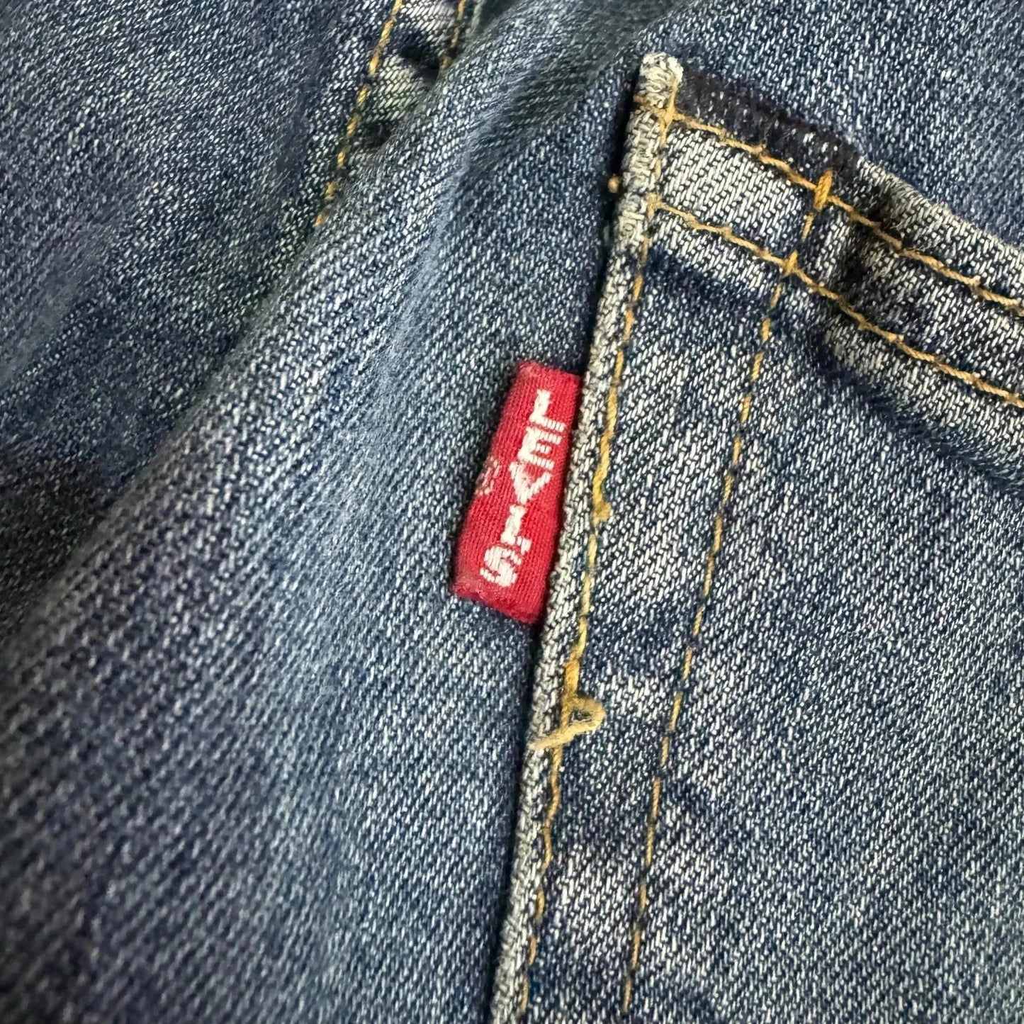 Blue Levi’s 502 Jeans Striaght Leg - 31W 32L