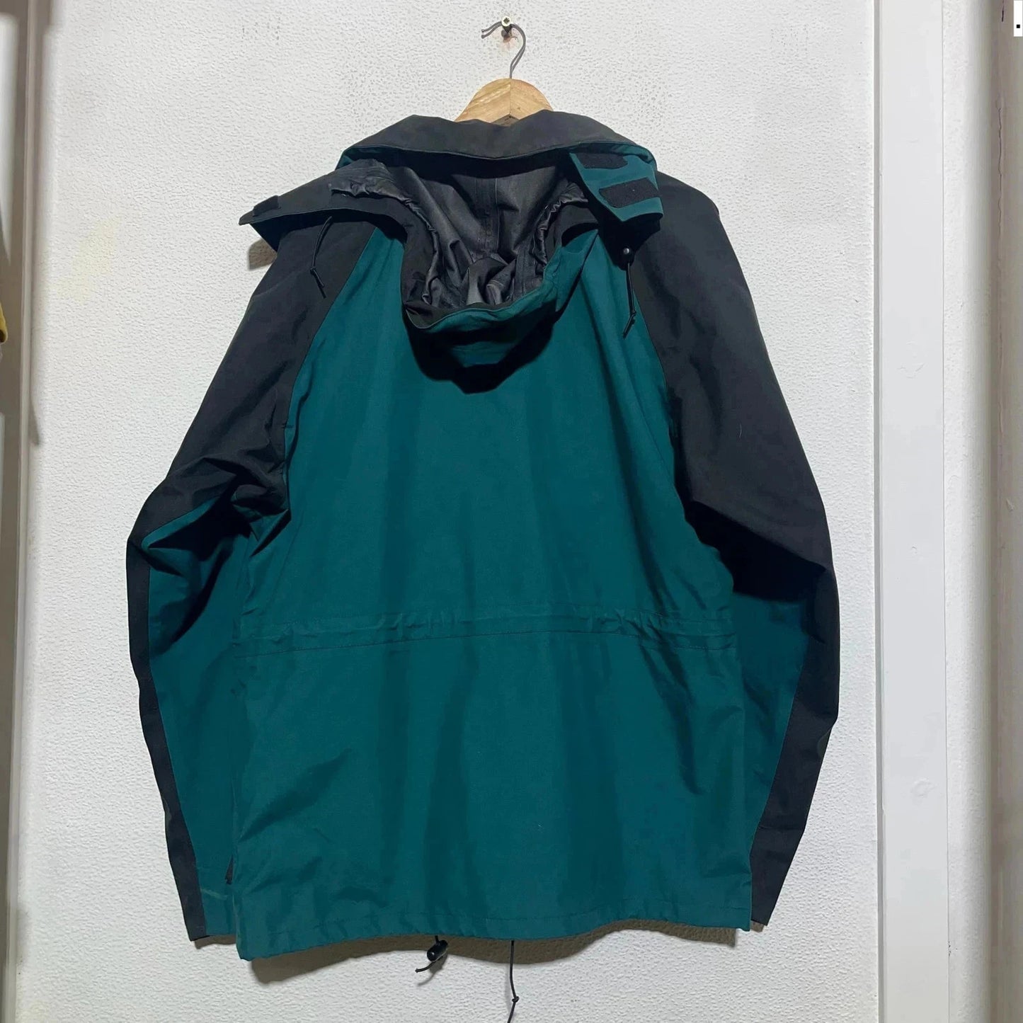 Vintage 90s Green Sprayway Gore-tex Jacket - Medium