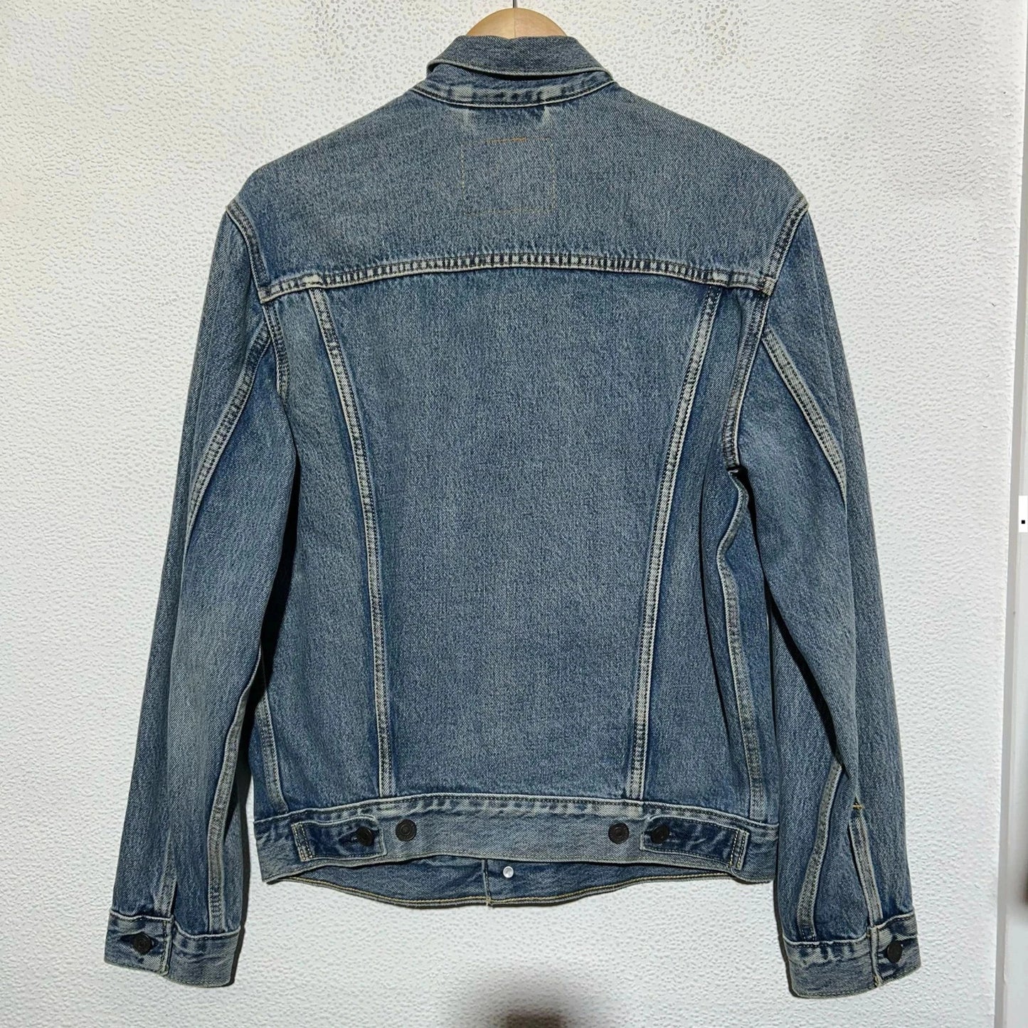 Blue Levi’s Premium Denim Jacket - Small