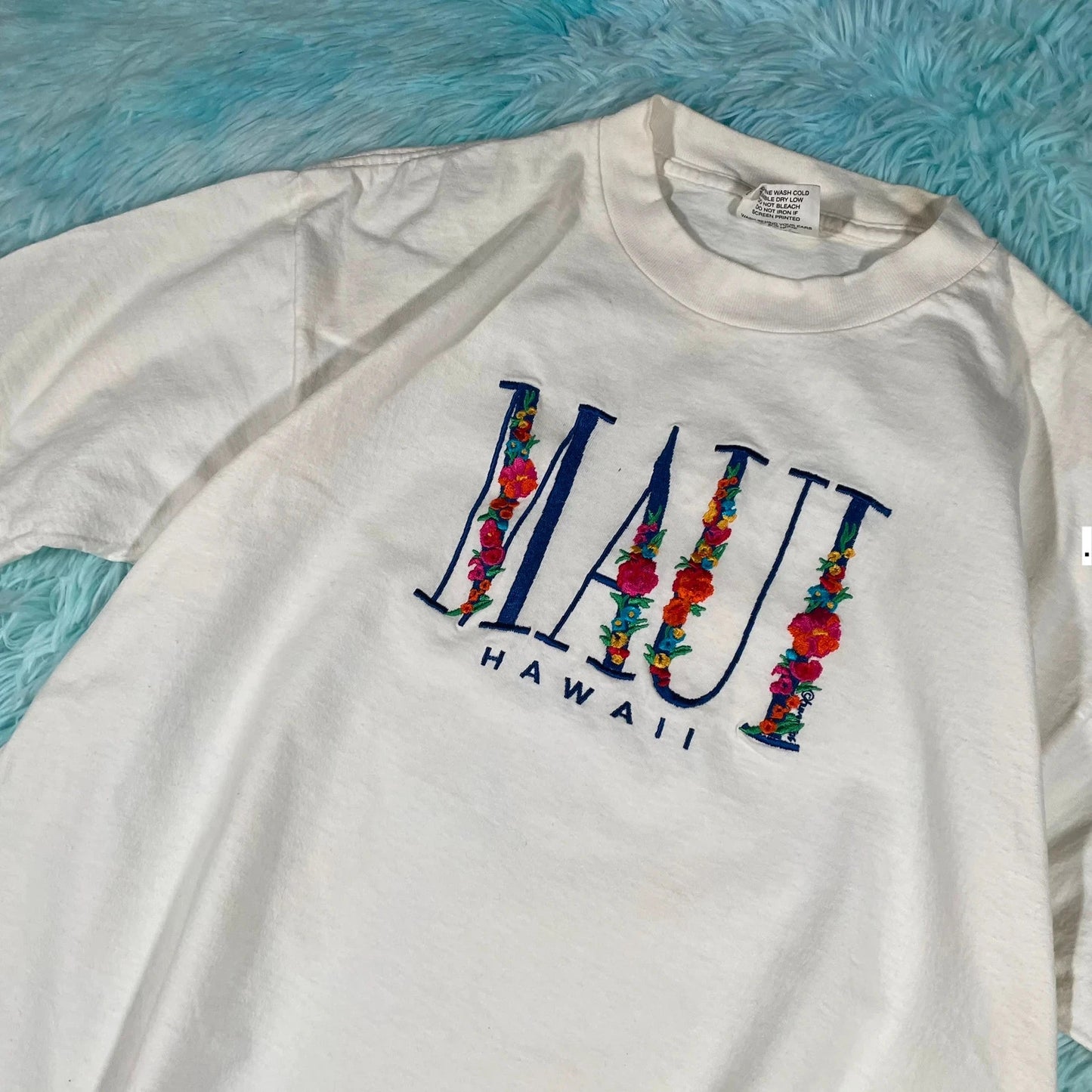 Vintage 90s White Maui Embroidered T Shirt - Large