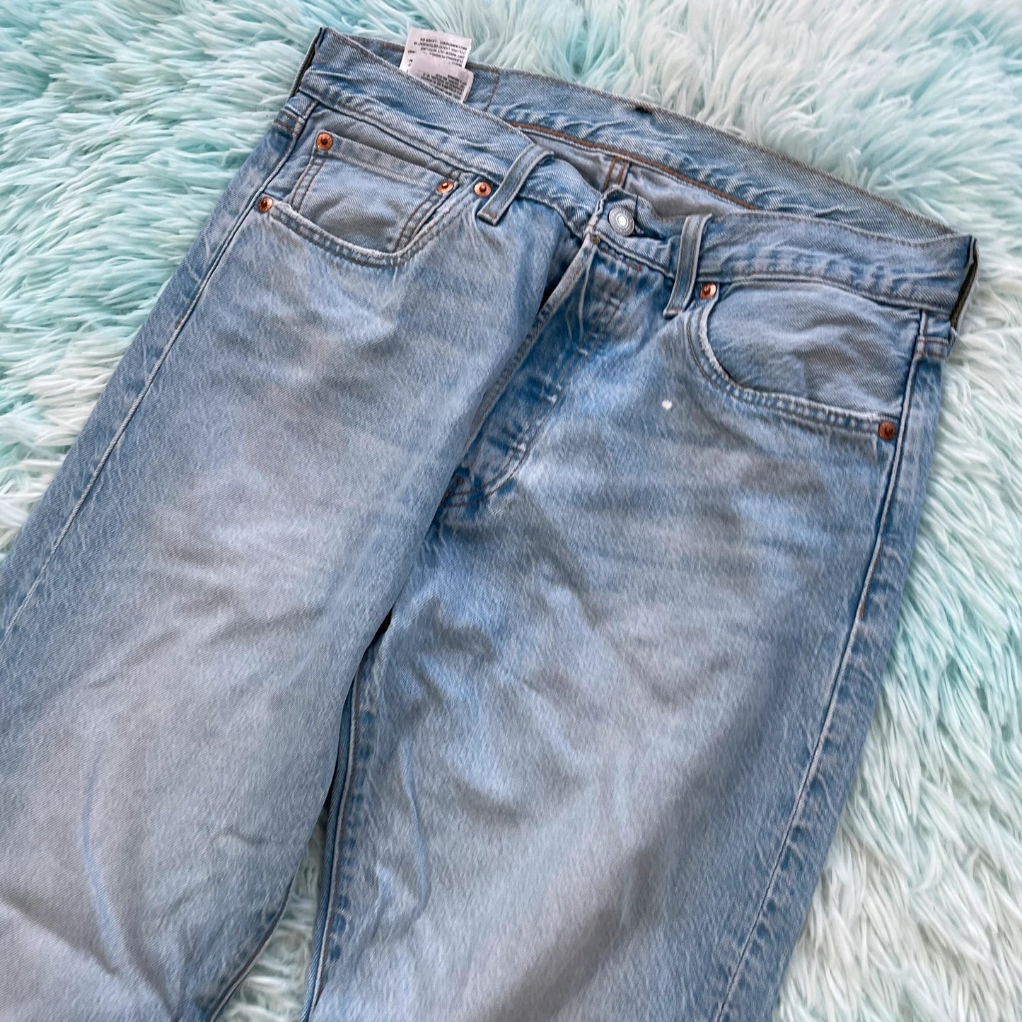 Lightwash Blue Levi’s 501 Jeans Premium Straight Leg - 31W 32L