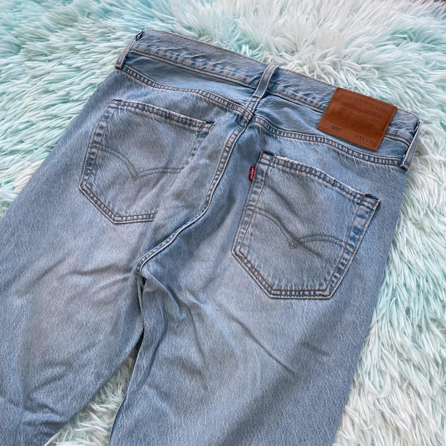 Lightwash Blue Levi’s 501 Jeans Premium Straight Leg - 31W 32L