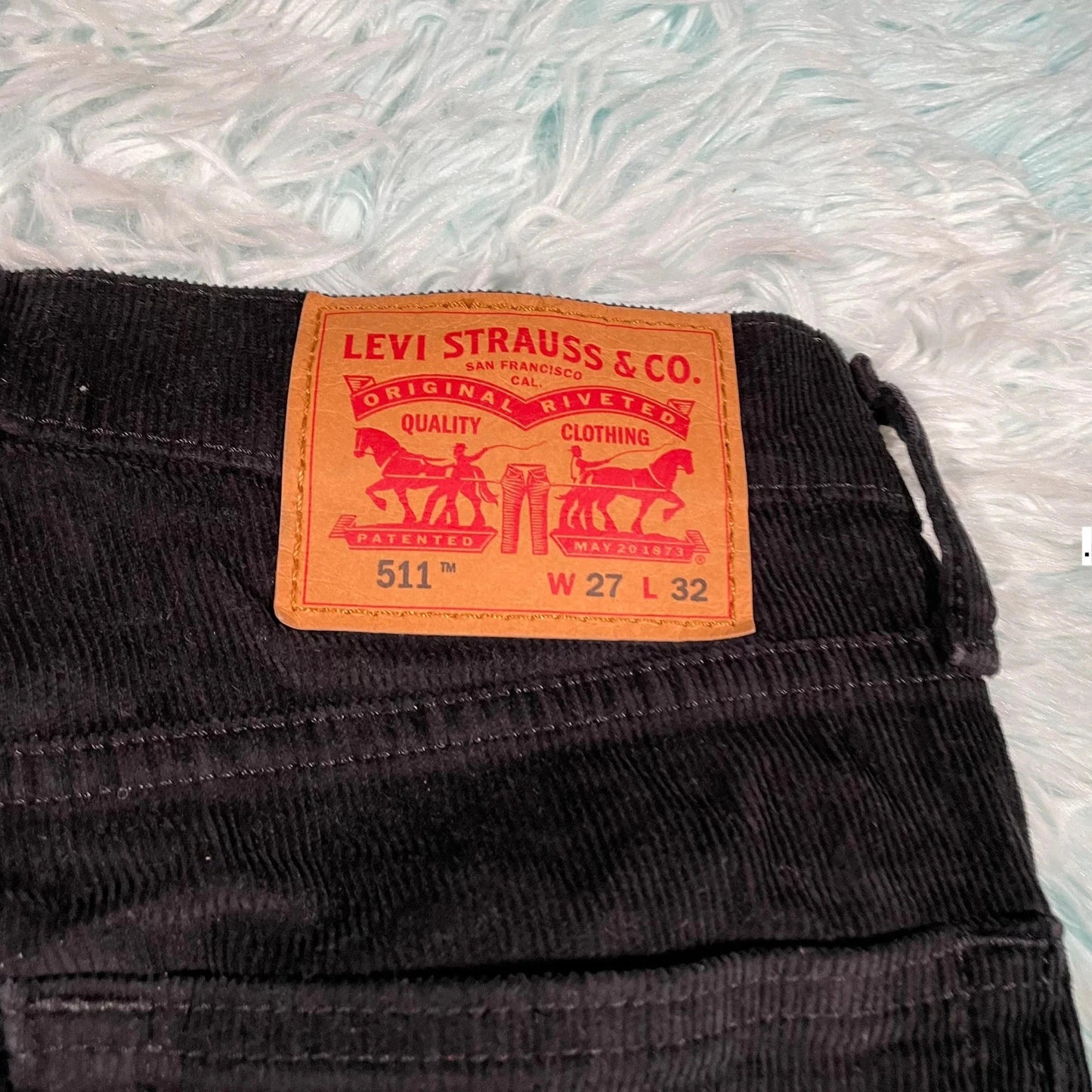 Black Levi’s Corduroy Trousers 511 Slim Fit - 27W 32L