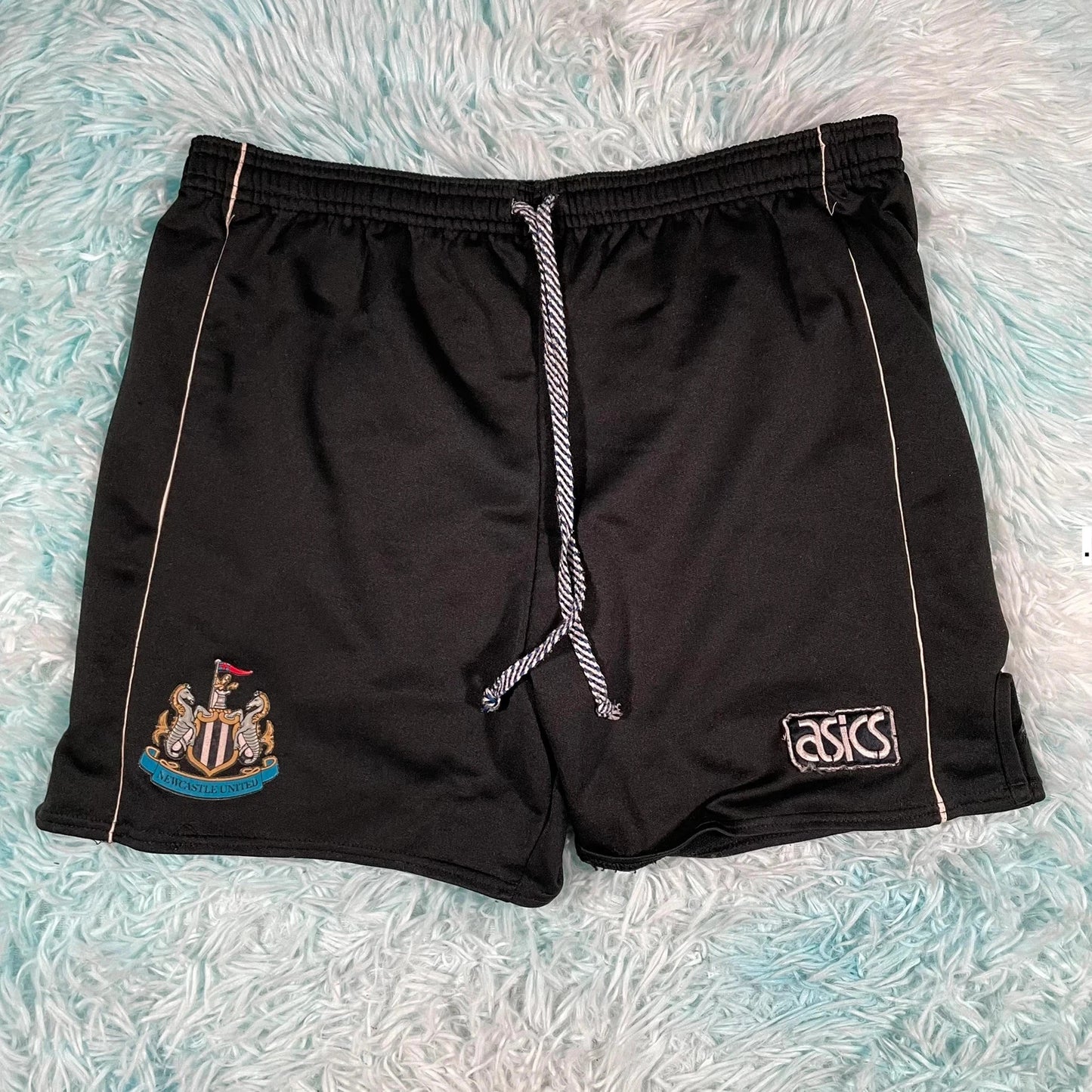 Vintage 90s Newcastle Shorts ASICS - 34W