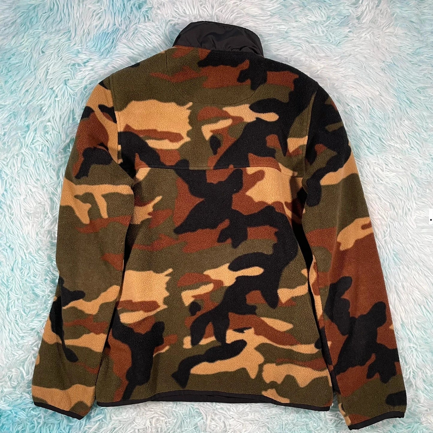 Herschel Snap Button Fleece Camo Print - Small