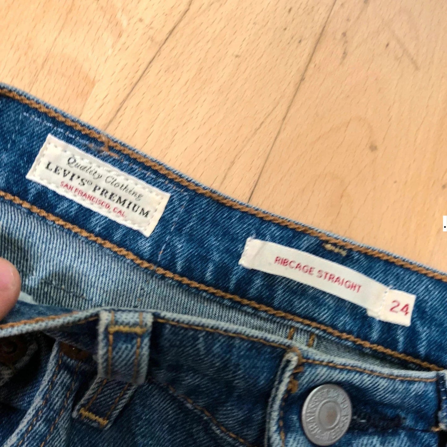Vintage Blue Levi’s Jeans High Waist Straight Jeans - 24W 27L