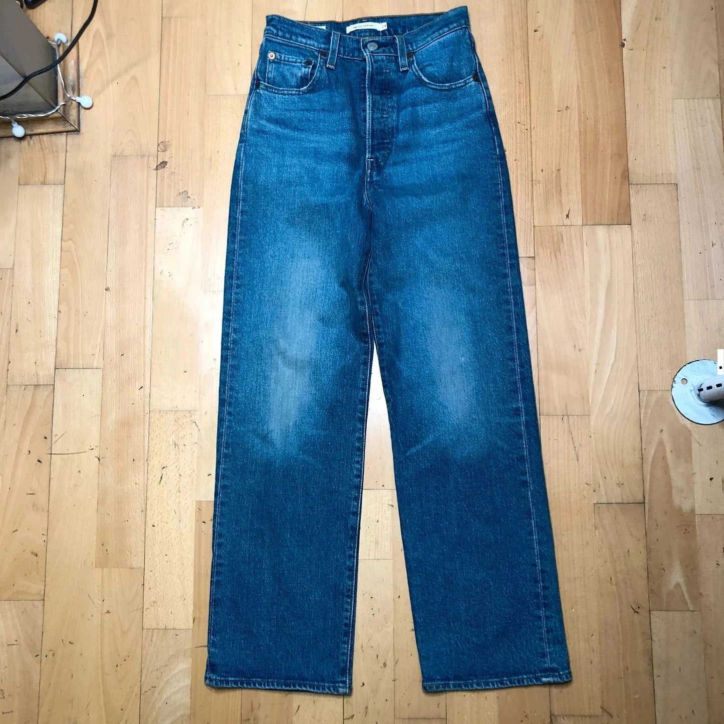 Vintage Blue Levi’s Jeans High Waist Straight Jeans - 24W 27L