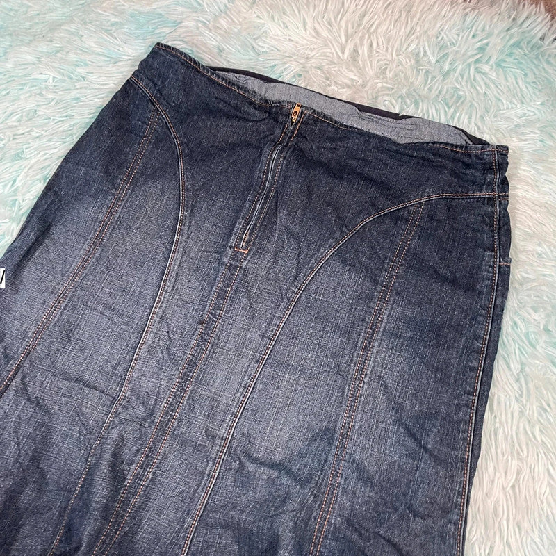 Vintage Flared Denim Skirt - Size 14