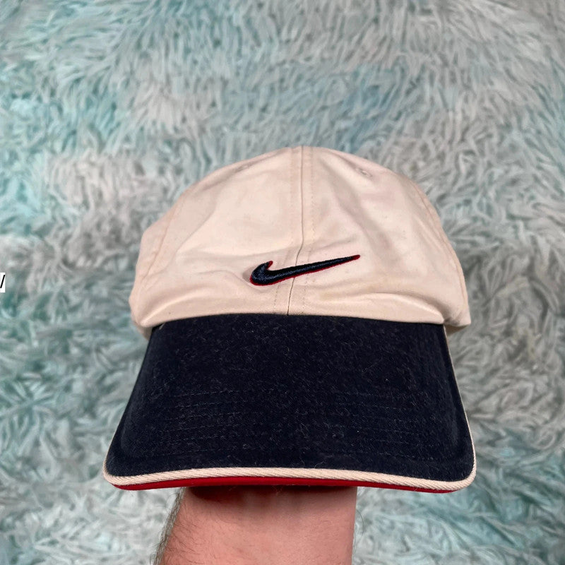 Vintage 00s White & Navy Nike Cap