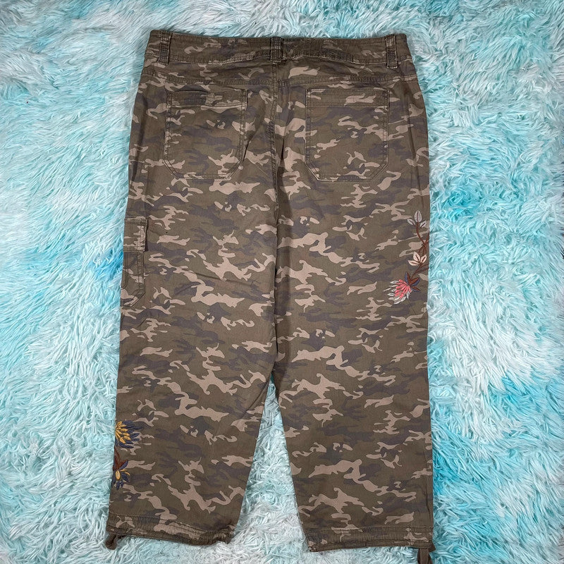 Vintage Y2K khaki Camo Pants Embroidered - Size 14
