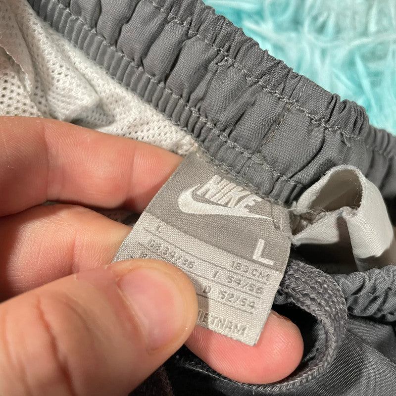 Vintage 00s Grey Nike Running Shorts - Large