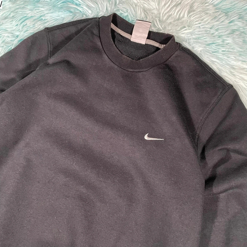 Vintage Black Nike Sweatshirt - Medium