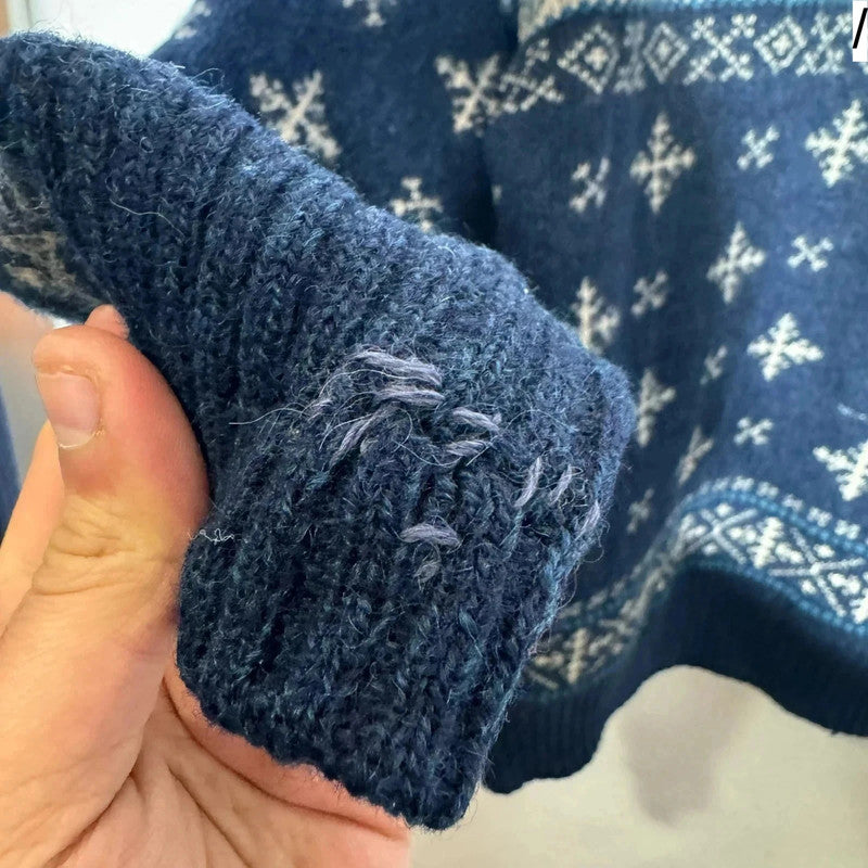 Vintage 90s Navy Nordic Patterned Knitted Jumper - Medium