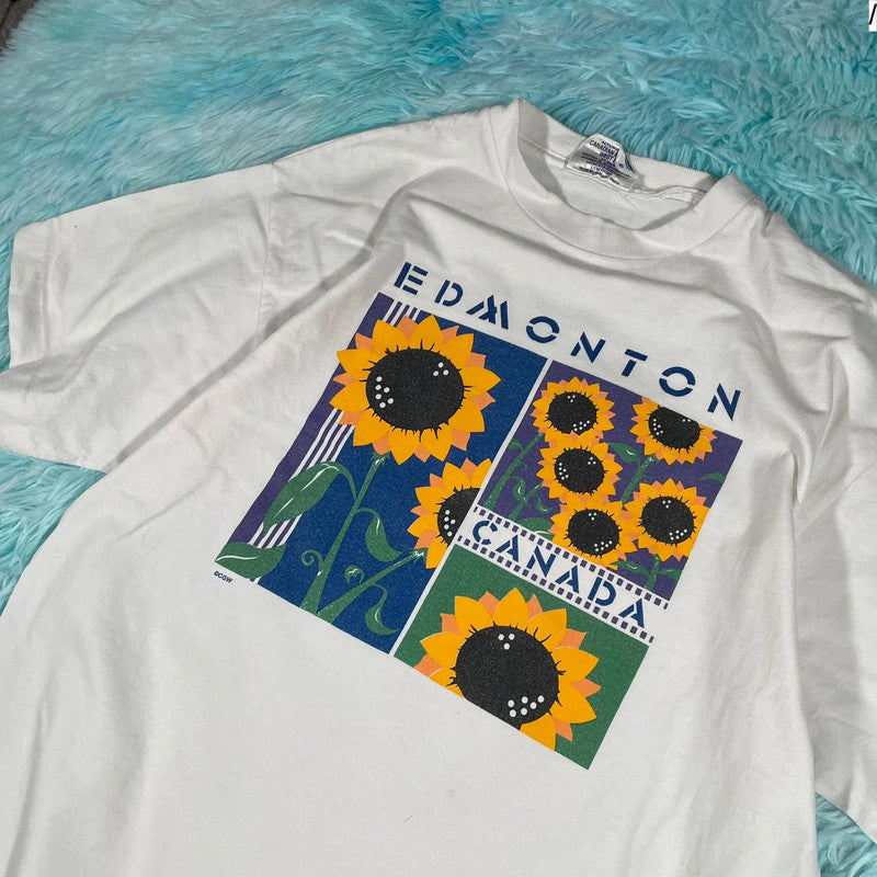Vintage 90s White Canada Sunflower Graphic T Shirt - Medium
