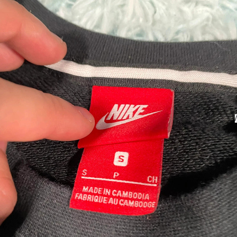Black Nike Sweatshirt - Small